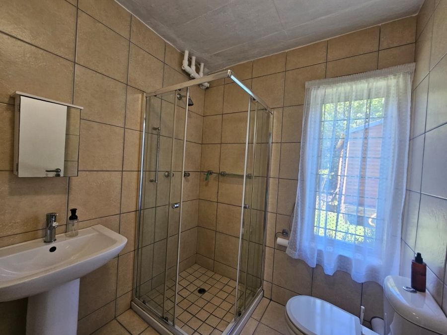 5 Bedroom Property for Sale in Herolds Bay Western Cape